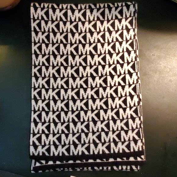 MK MICHAEL KORS WINTER SCARF - Picture 4 of 4